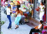 深圳妓女光天化日拉客04.jpg