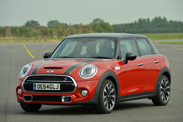 mini_cooper_s_5-door_15_05.jpg