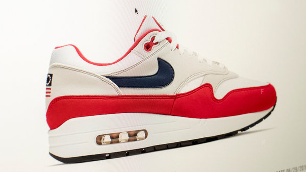 nike-betsy-ross-air_wide-664707d16f7bfd157a7fe31d701bd99e6d322d9e.jpg