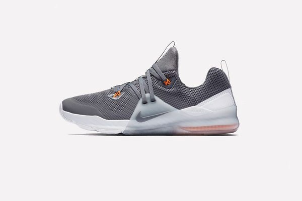 2017-12_GQ_Sneaker-Gift-Guide-nike_3x2.jpg