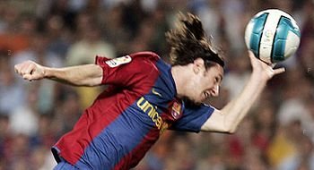 messi-handball.jpg