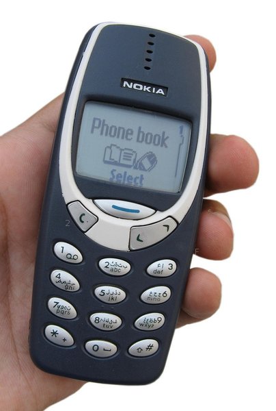 Nokia_3310_in_hand.jpg