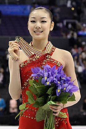 gold_medal_Kim_Yu-Na_2009.jpg