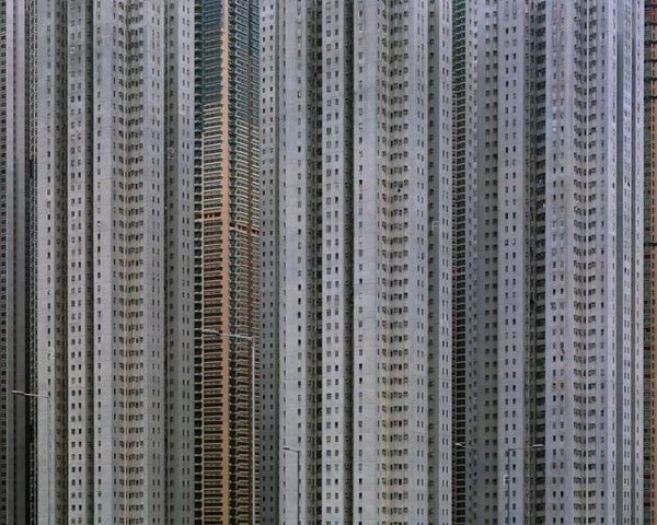 enormous_hong_kong_high_rises_640_05.jpg