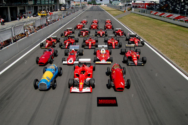 800px-Ferrari_Formula_1_lineup_at_the_N%C3%BCrburgring.jpg