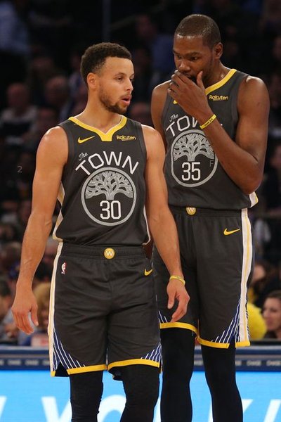 3a7375e5-ce47-4caa-baf5-440c5aff09fd-USP_NBA__Golden_State_Warriors_at_New_York_Knicks.JPG