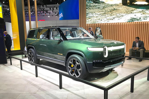 rivian_r1s_0.jpg