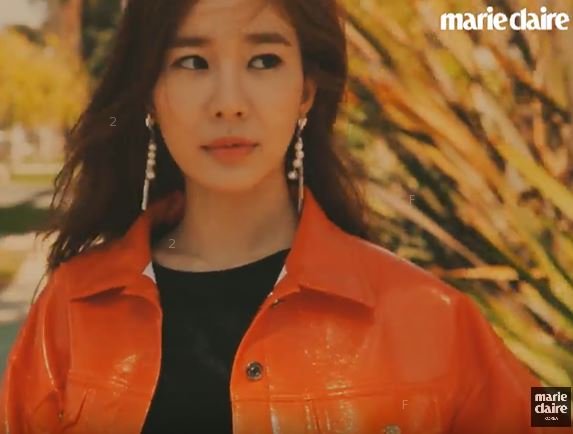 (Marie_Claire_Korea)_LA_햇살_아래,_유인나_(4).jpg