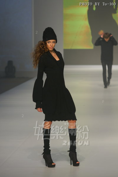 HKFW2010-D4M2_124.jpg