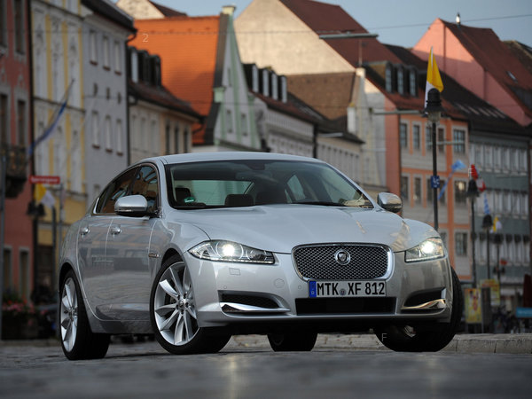 jaguar_xf-2011_r14_jpg.jpg