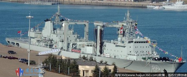 阿爺新型綜合補給艦960 东平湖號 圖_1.jpg