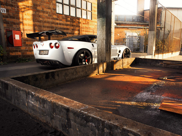 chevrolet_corvette-zr1-tikt-tripple-x-c6-2012_r2_jpg.jpg