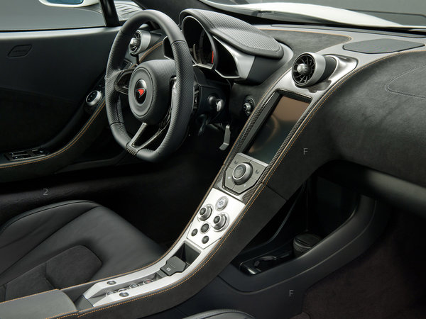 mclaren_mp4-12c-white-2011_r4.jpg