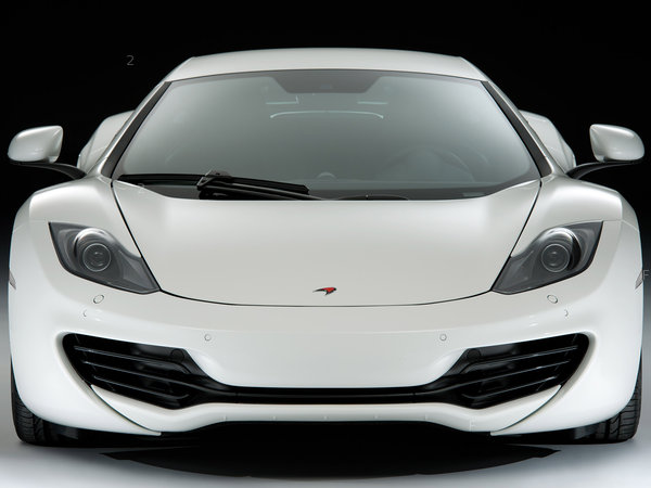 mclaren_mp4-12c-white-2011_r10.jpg