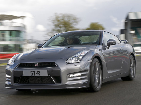 nissan_gt-r-r35-2012_r1_jpg (2).jpg