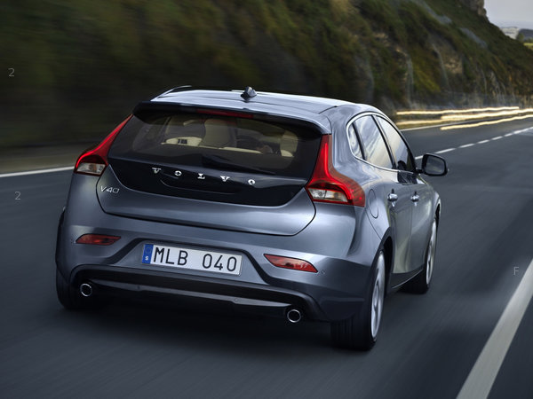 volvo_v40-2012_r12_jpg.jpg