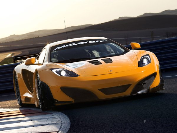 mclaren_mp4-12c-gt3-2011_r31.jpg