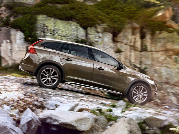 volvo_v60-cross-country-2015_r4_jpg.jpg