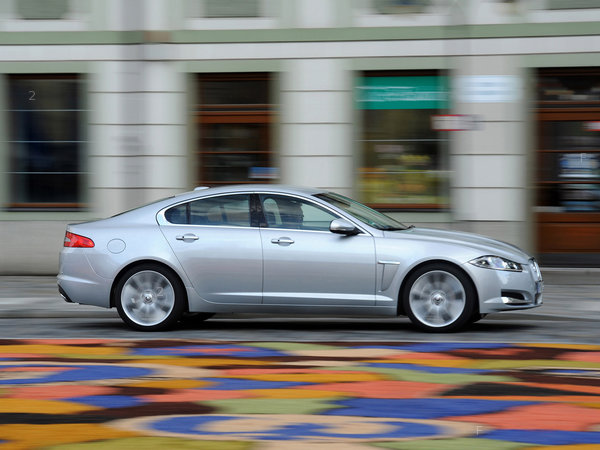 jaguar_xf-2011_r10_jpg.jpg