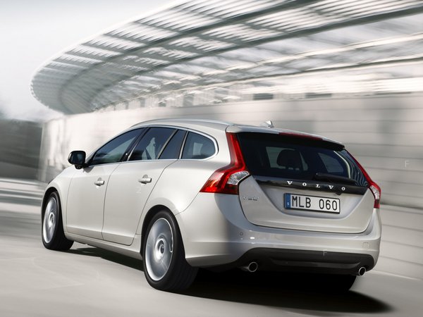 volvo_v60-2010_m12.jpg