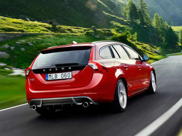 volvo_v60-r-design-2010_r5.jpg