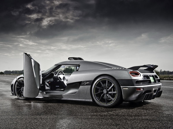 koenigsegg_agera-2010_r17.jpg