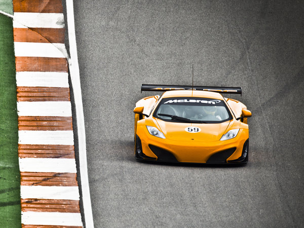 mclaren_mp4-12c-gt3-2011_r21.jpg