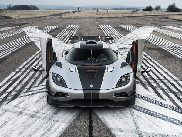 koenigsegg_one-1-2014_r7_jpg.jpg