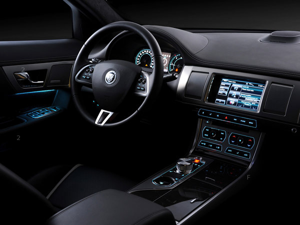 jaguar_xf-diesel-s-2011_r5_jpg.jpg