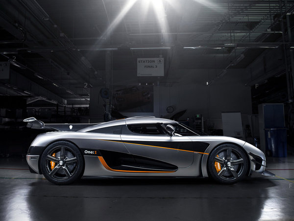 koenigsegg_one-1-2014_r9_jpg.jpg