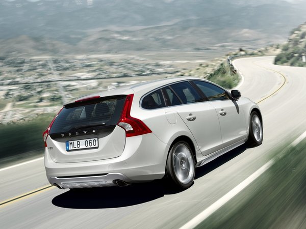 volvo_v60-2010_m8.jpg