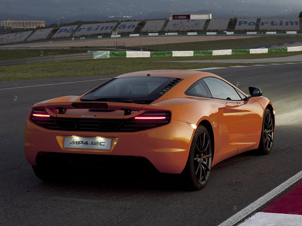 mclaren_mp4-12c-2011_r23.jpg