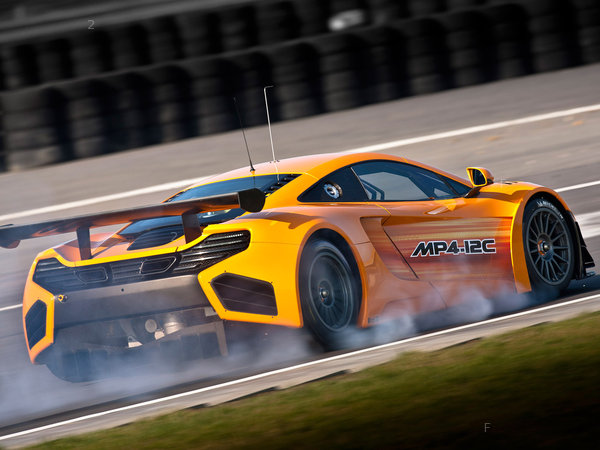 mclaren_mp4-12c-gt3-2011_r6.jpg