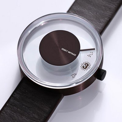 Issey Miyake Watch by Fuseproject 02.jpg