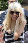 53924-taylor-momsen-on-gossip-girl-set-in-new-york.jpg