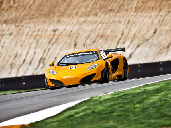 mclaren_mp4-12c-gt3-2011_r14.jpg