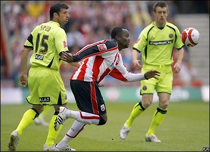 Southampton 3-2 Sheff Utd Stern John looks for an early goal as the Saints try to haul themselves out of the bottom three.jpg