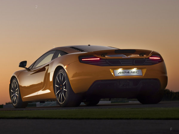 mclaren_mp4-12c-2011_r25.jpg