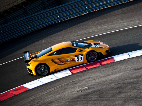 mclaren_mp4-12c-gt3-2011_r38.jpg