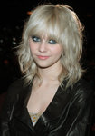 33711-taylor-momsen-anna-sui-fall-2009-mbfw-02-18-.jpg