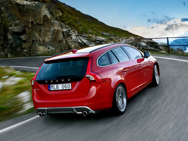 volvo_v60-r-design-2010_r4.jpg