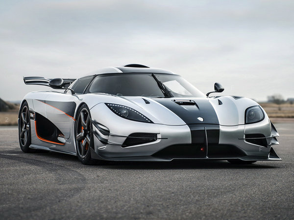 koenigsegg_one-1-2014_r10_jpg.jpg