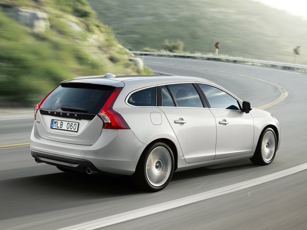 volvo_v60-2010_m10.jpg